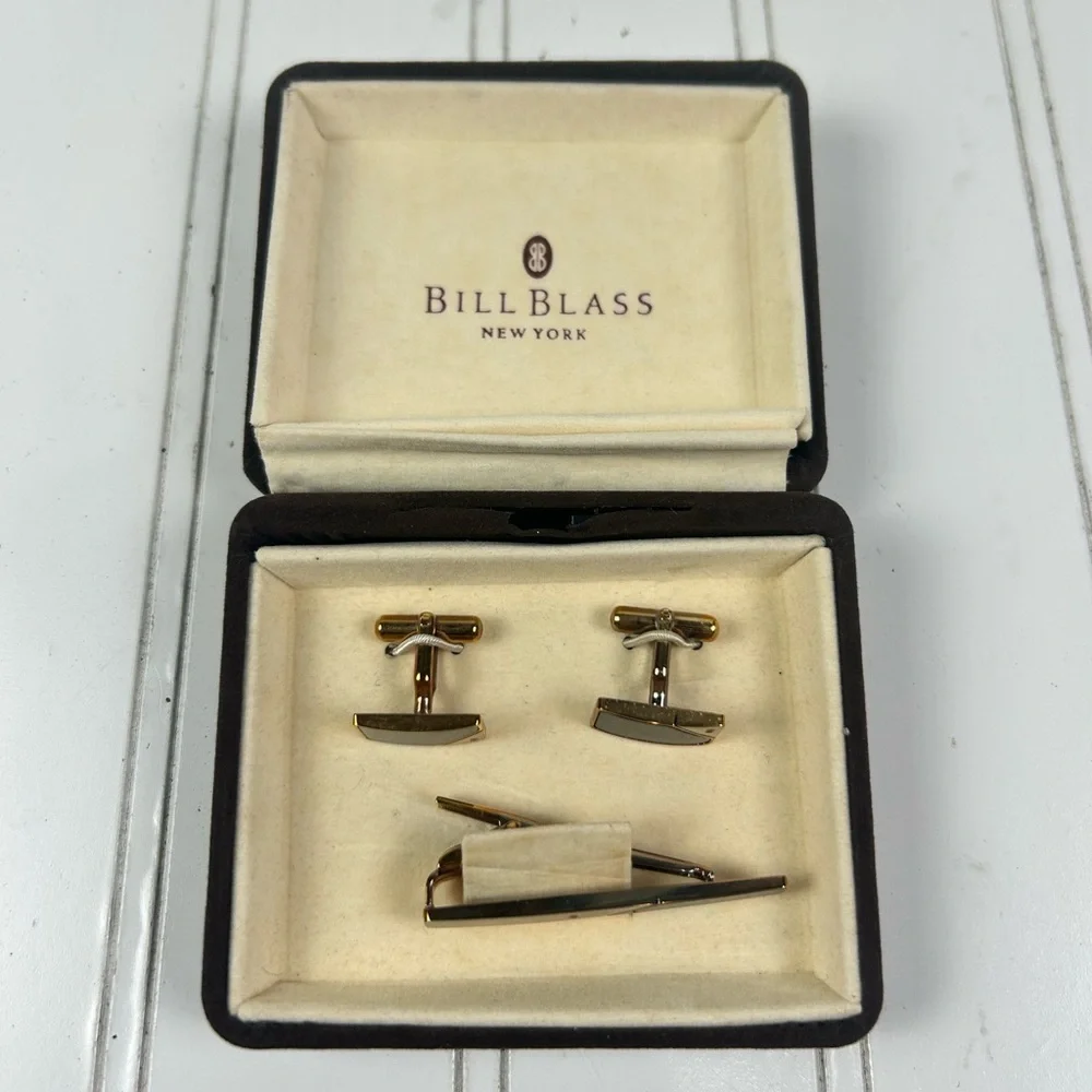 Bill Blass Vintage Elegant Gold Cufflinks and Tie Bar
